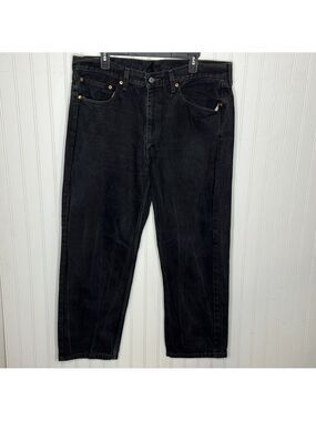 Black Levi’s Relaxed Tapered 550 Size 38X29